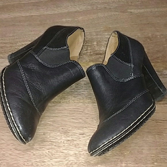 Sofft leather ankle boots from Nordstrom - Picture 4 of 8